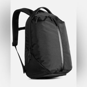 Aer fit pack 2 - black *FLAWS* PLEASE READ DESCRIPTION